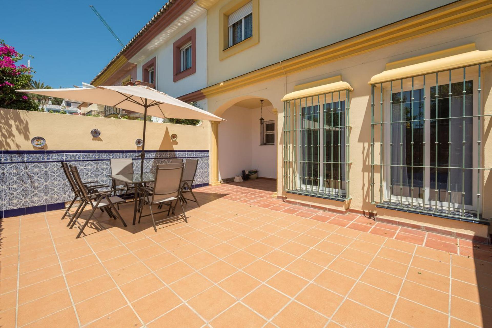 Castillo Sohail Townhouse Near The Beach By Costarentals - Ref 101 Фуэнхирола Экстерьер фото