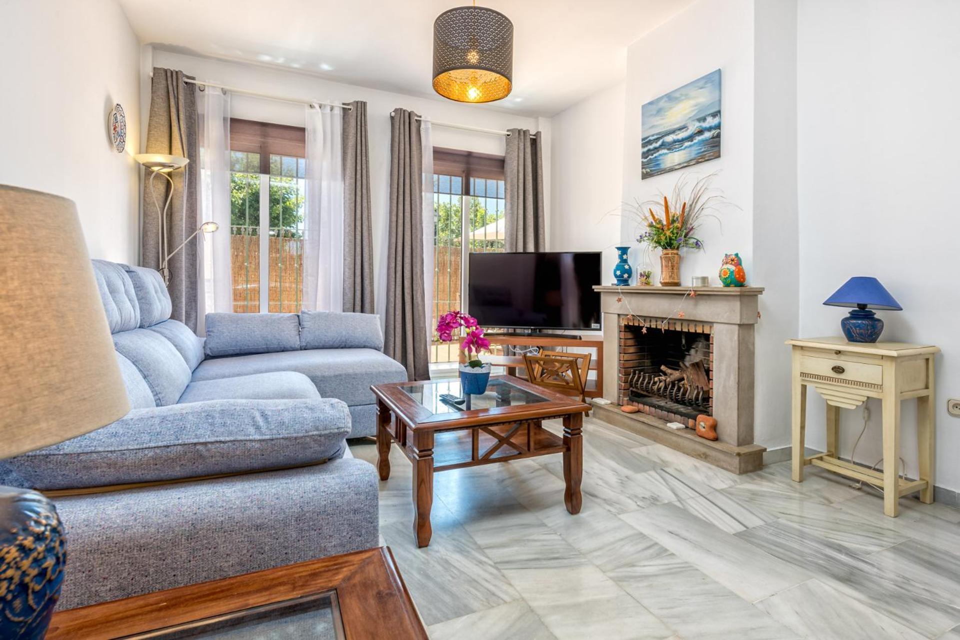 Castillo Sohail Townhouse Near The Beach By Costarentals - Ref 101 Фуэнхирола Экстерьер фото